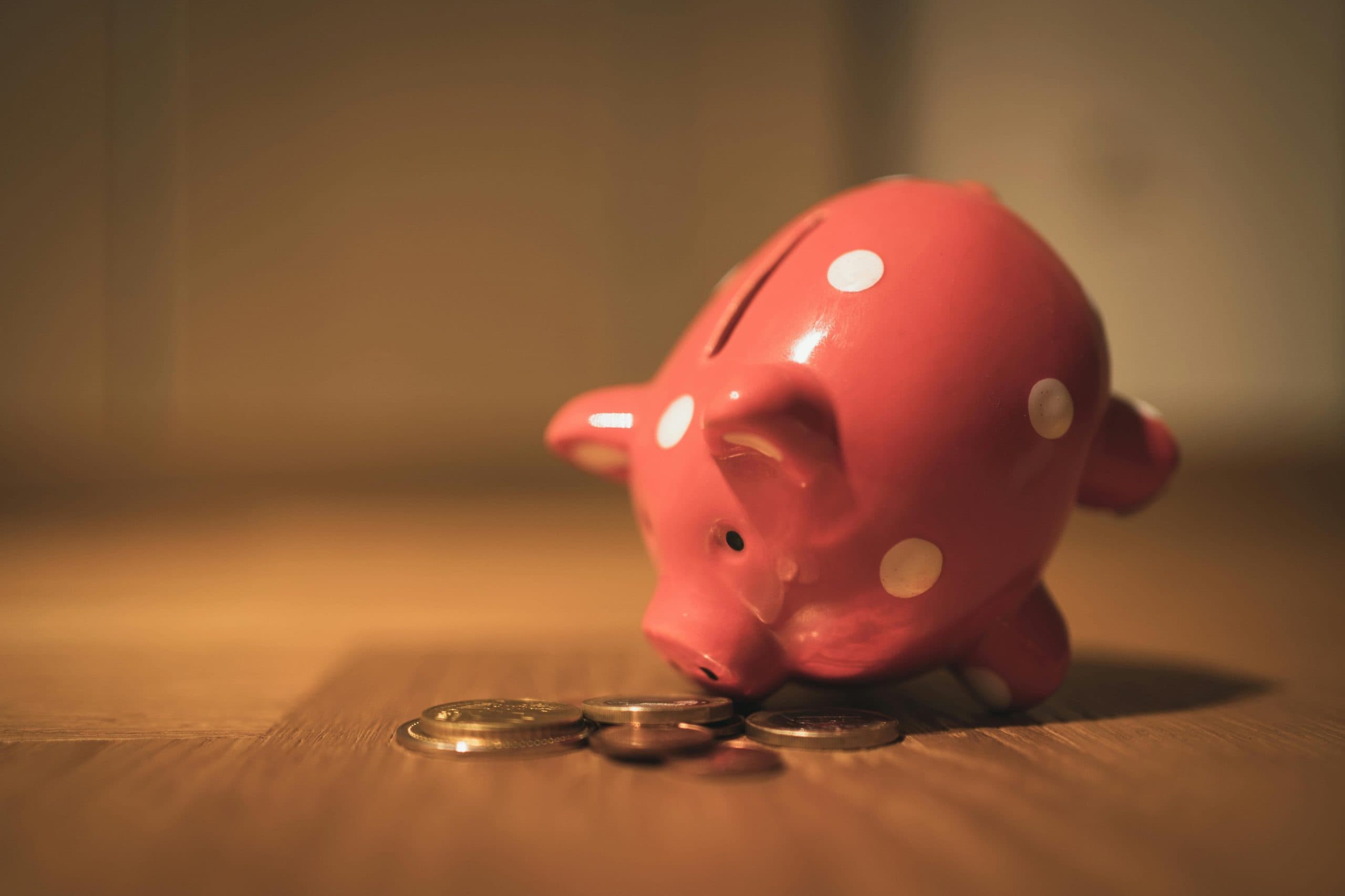 Capacidad de ahorro en la Región Metropolitana alcanza su mejor nivel del año: grupo de personas que no logra ahorrar cae a 46%