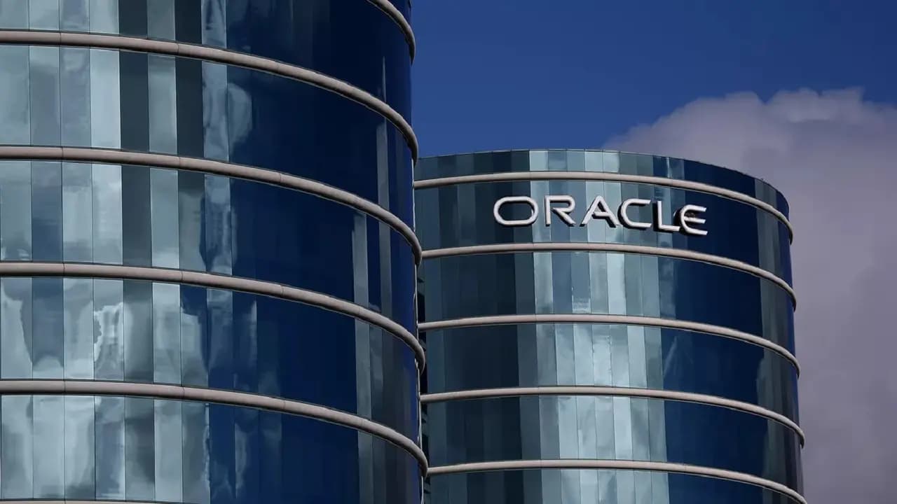 Oracle inicia despidos masivos en medio de fuerte inversión en IA