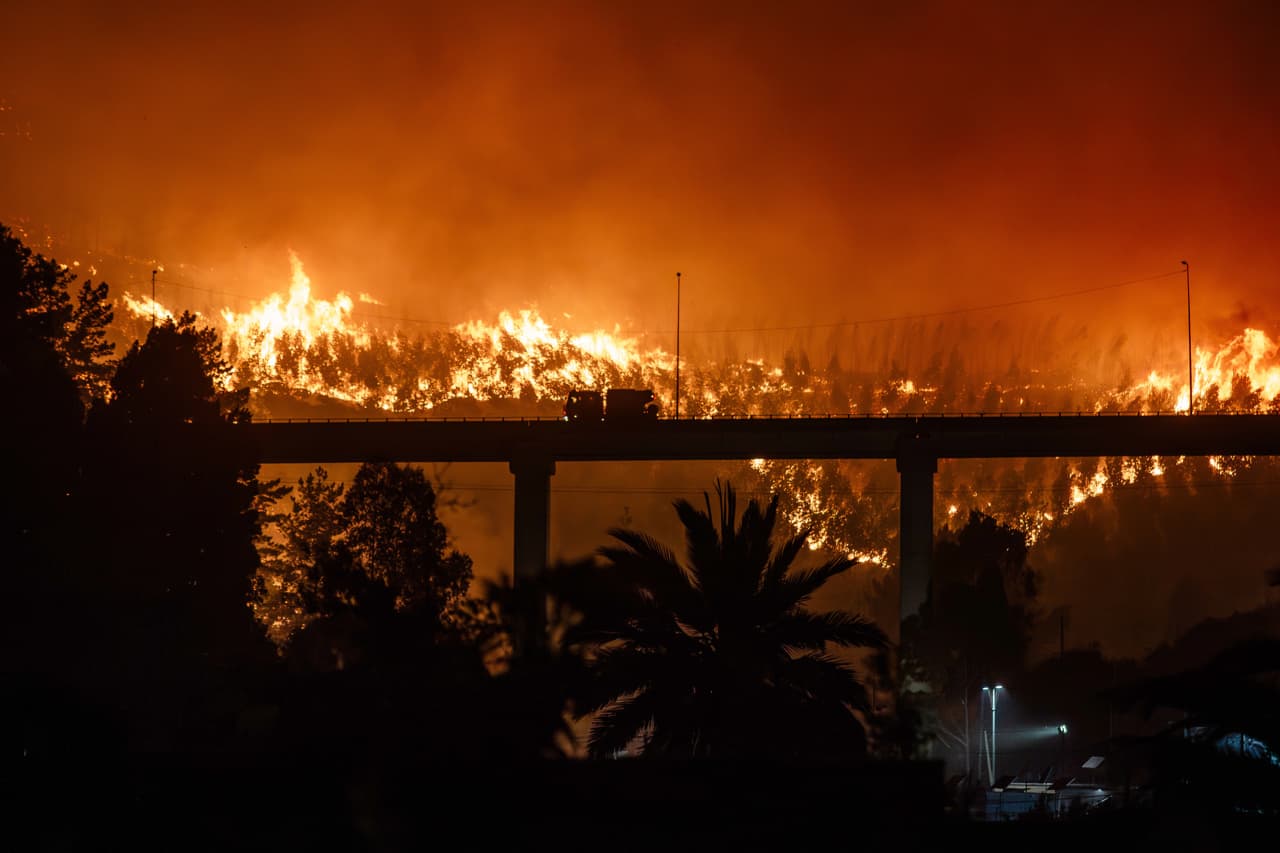 Trump envía ayuda a Chile para colaborar en la extinción de incendios forestales del sur