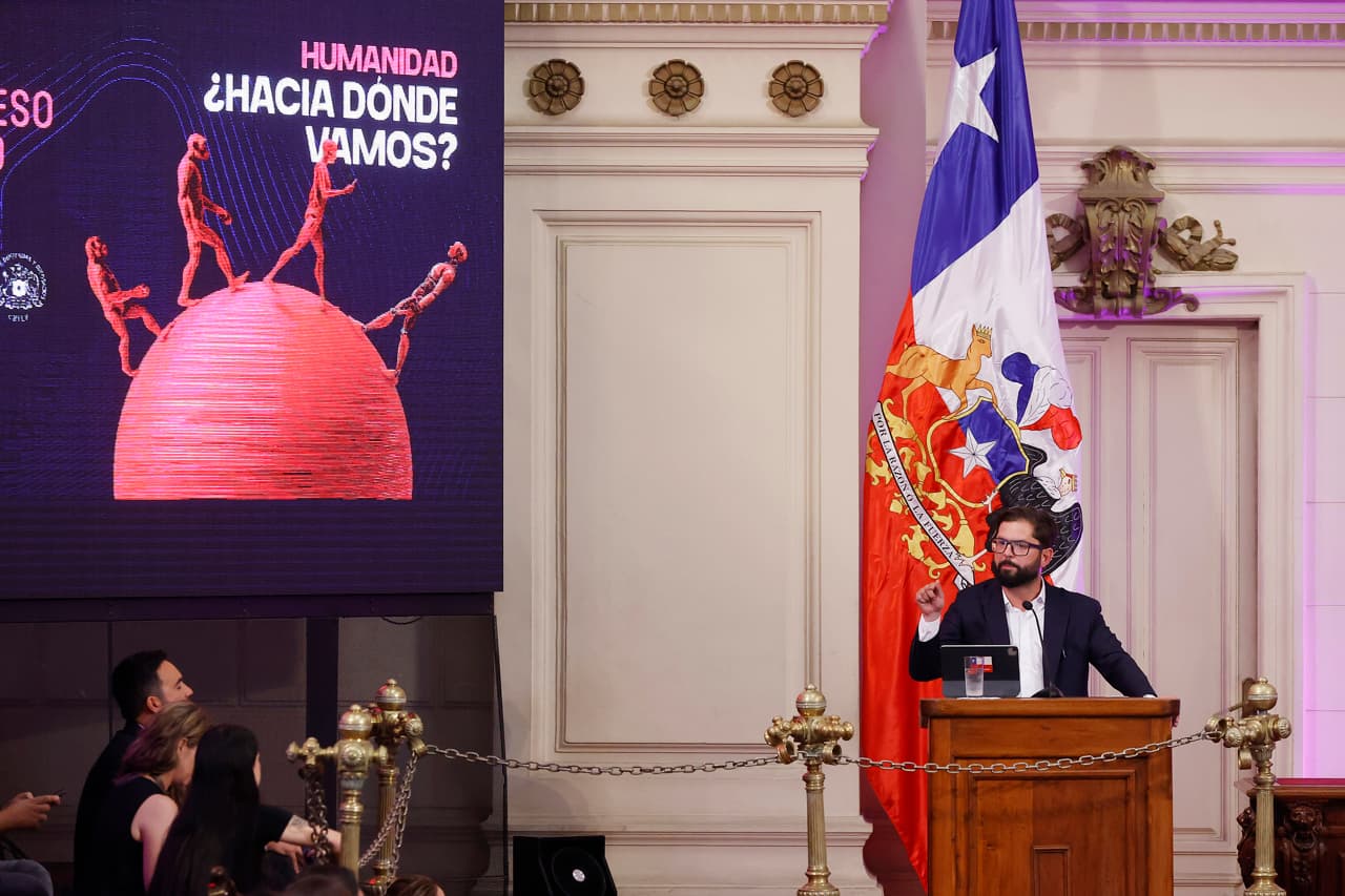 Boric y Kast chocan sobre ciencia e infancia en el inicio del Congreso Futuro