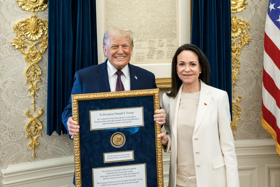Machado regala a Trump su medalla y el Centro Nobel recuerda: el premio no se transfiere