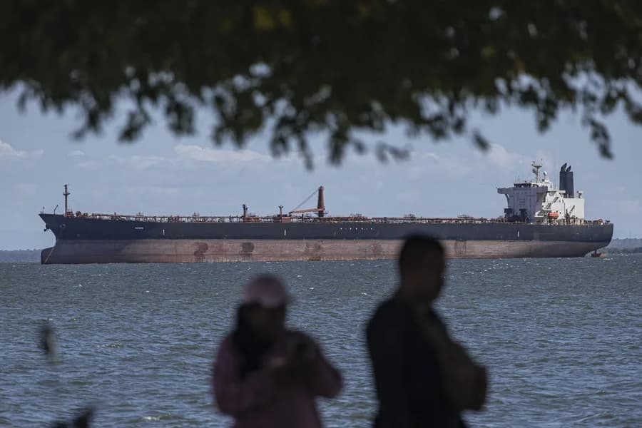 Trump informa que Venezuela entregará entre 30 y 50 millones de barriles de petróleo a Estados Unidos