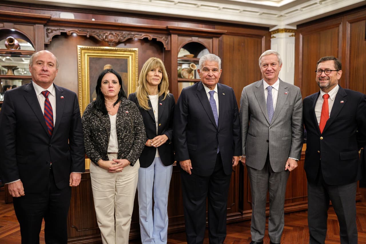 Mulino y Kast destacan Canal de Panamá, con Chile aspirando a ser el tercer usuario global