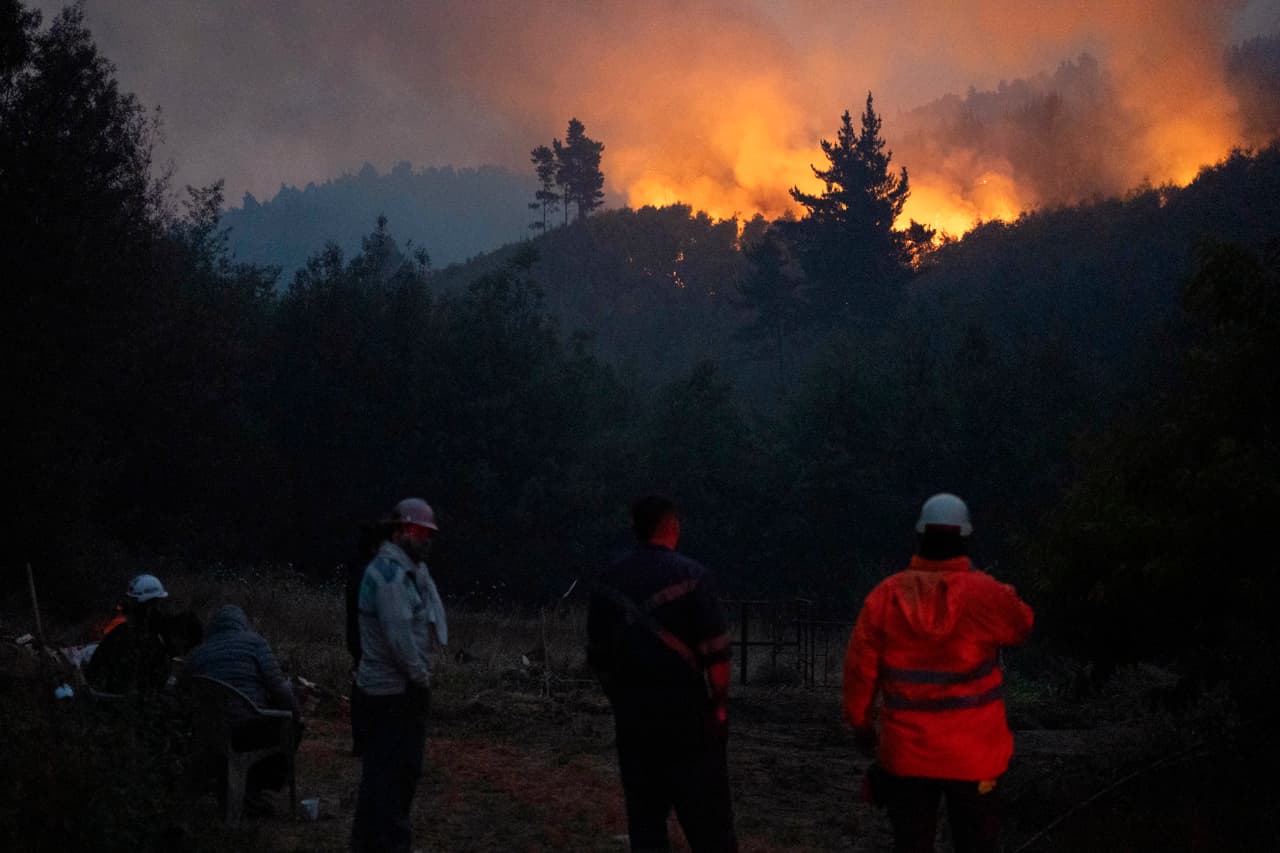 Elevan a 20 las víctimas de fuegos del sur de Chile y detienen a sospechoso de provocarlos