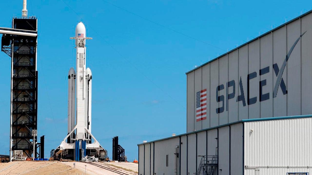 SpaceX rebajó a 1,8 billones su valoración para salida a bolsa, pero Musk lo niega