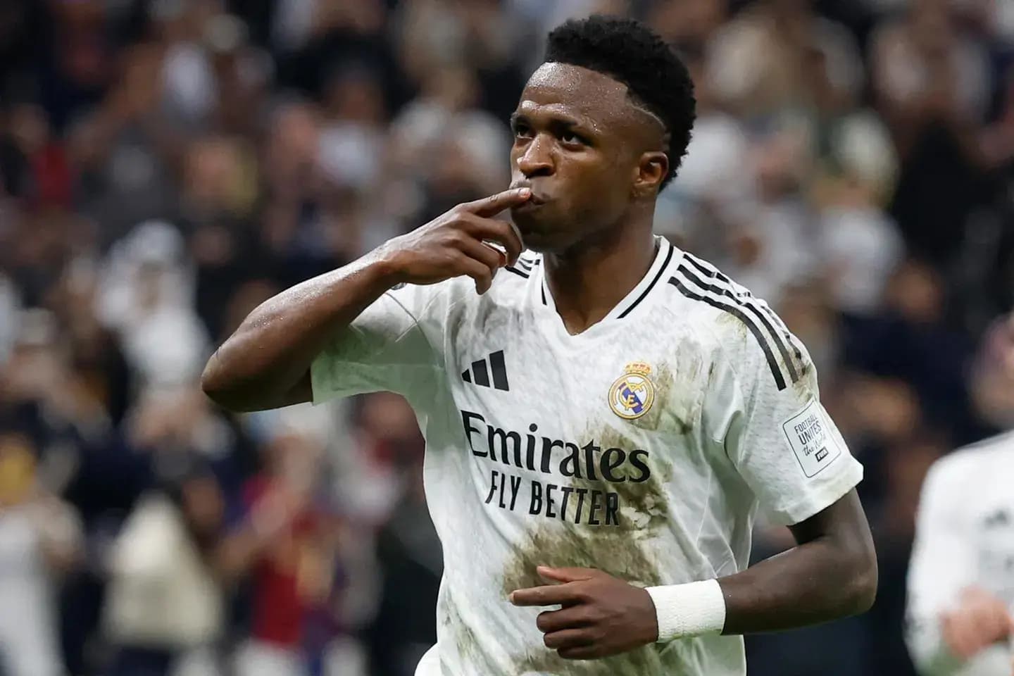 La UEFA estudia sanciones disciplinarias tras incidente racista contra Vinicius Júnior