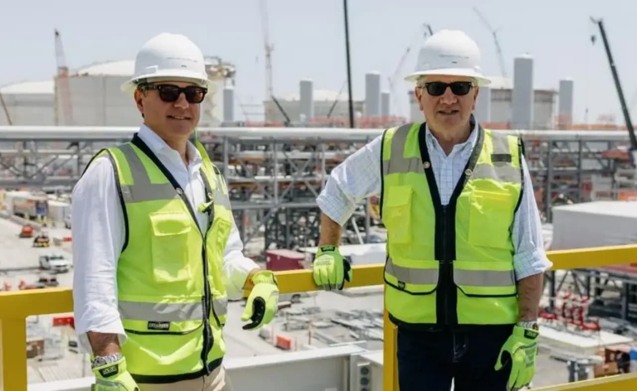 Los multimillonarios estadounidenses del gas natural licuado se preparan para sacar provecho de la guerra con Irán