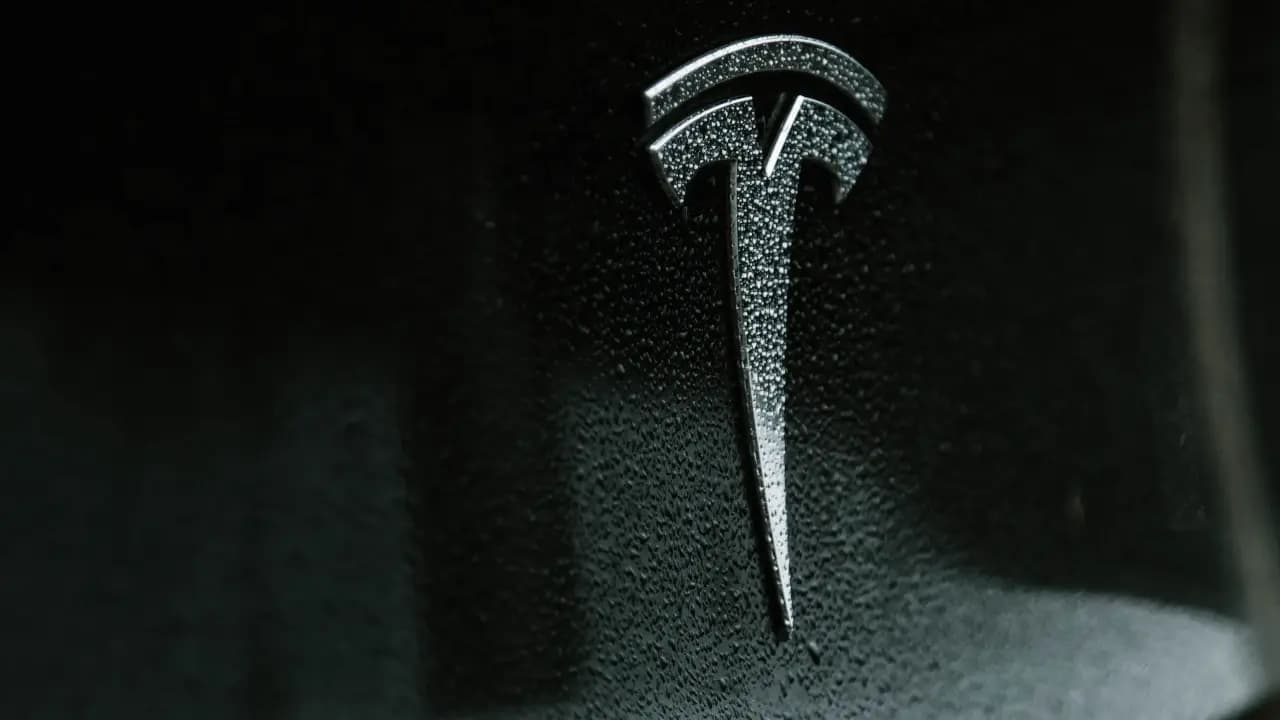 Tesla estaría desarrollando un nuevo vehículo eléctrico más pequeño y barato