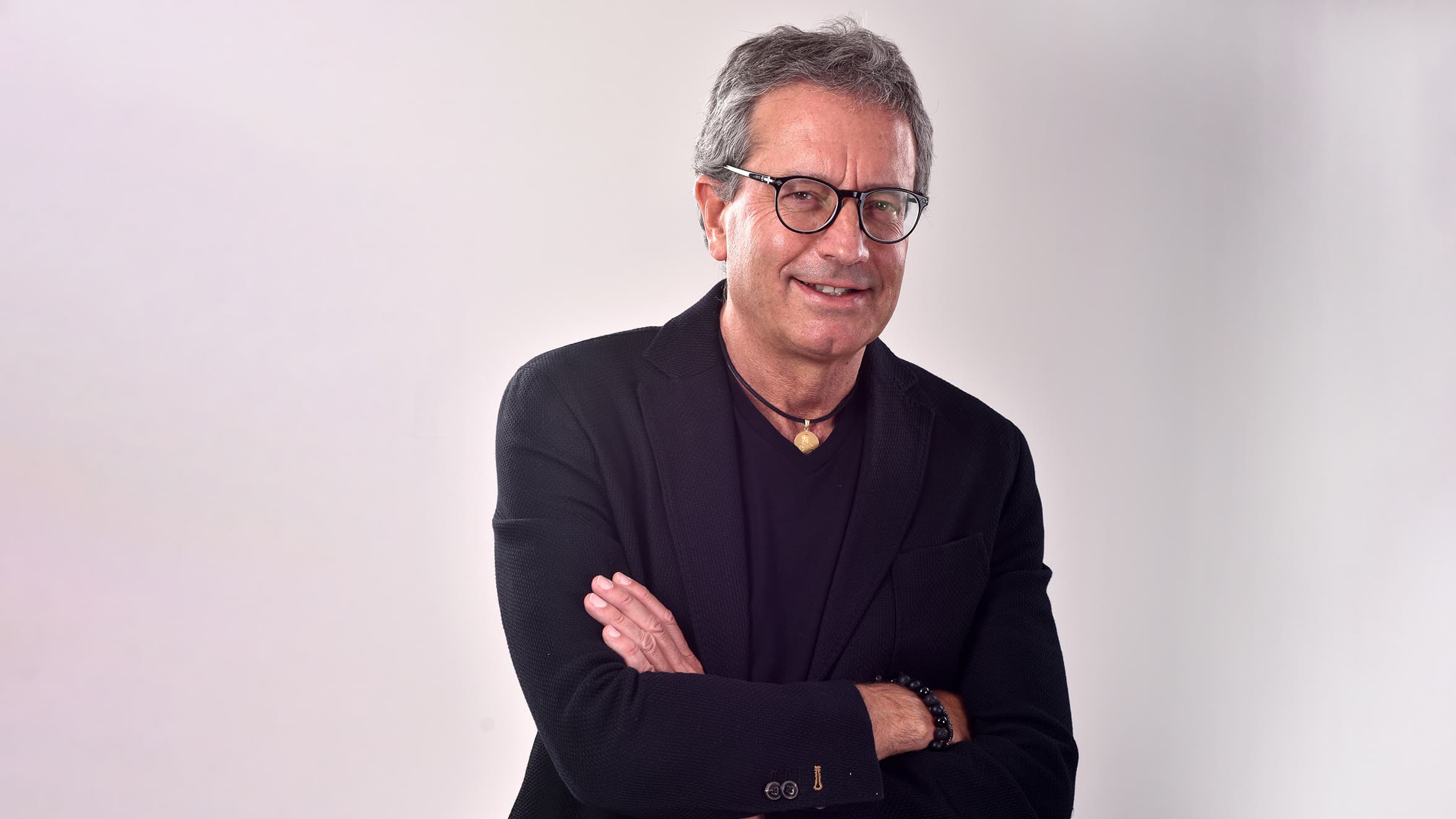 La veta empresarial de Bernardo Fontaine: zapatillas, ópticas y fintech
