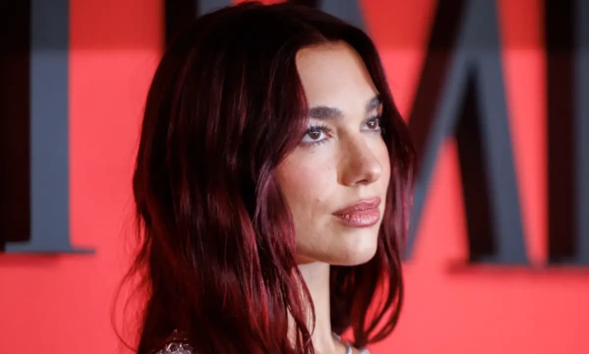 Dua Lipa demanda a Samsung por US$15 millones por uso no autorizado de su imagen