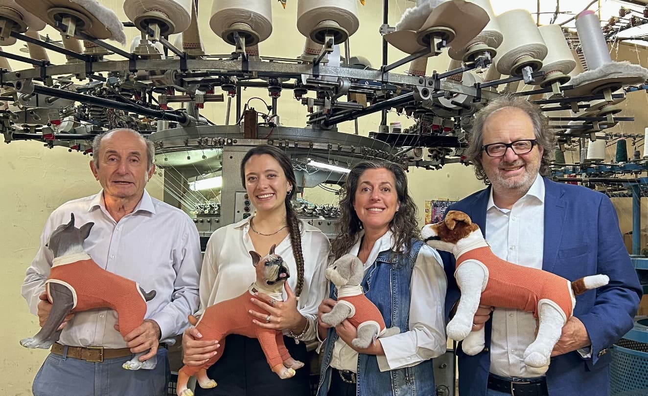 De confeccionar ropa para niños a producir un novedoso body para perros y gatos con partículas de cobre y zinc que desde Chile se exporta a más de 43 países: el legado de Kimba
