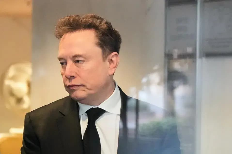 Patrimonio neto de Elon Musk cae US$350 mil millones tras venta masiva de acciones de SpaceX, pero sigue siendo un trillonario