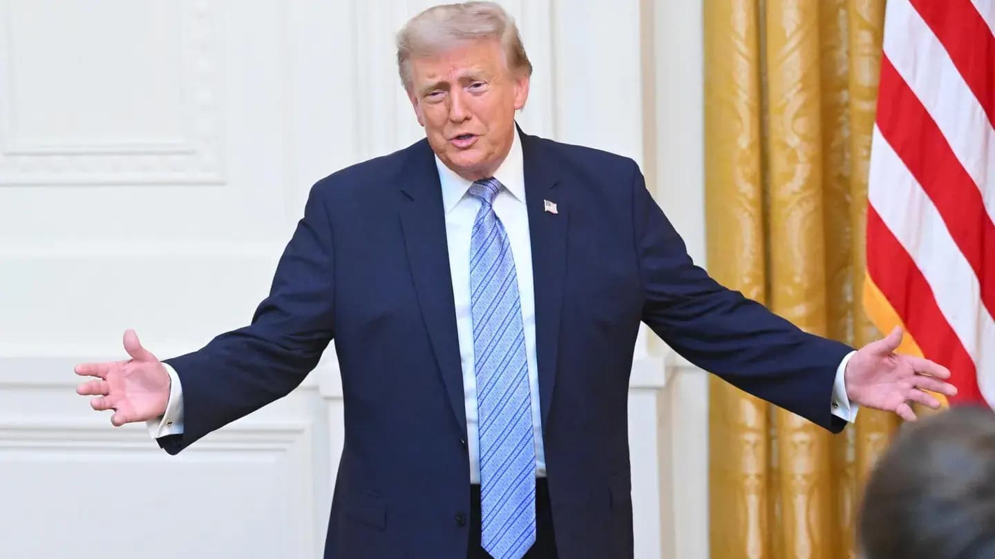 Trump amenaza licencias de ABC y NBC por no transmitir en vivo su discurso
