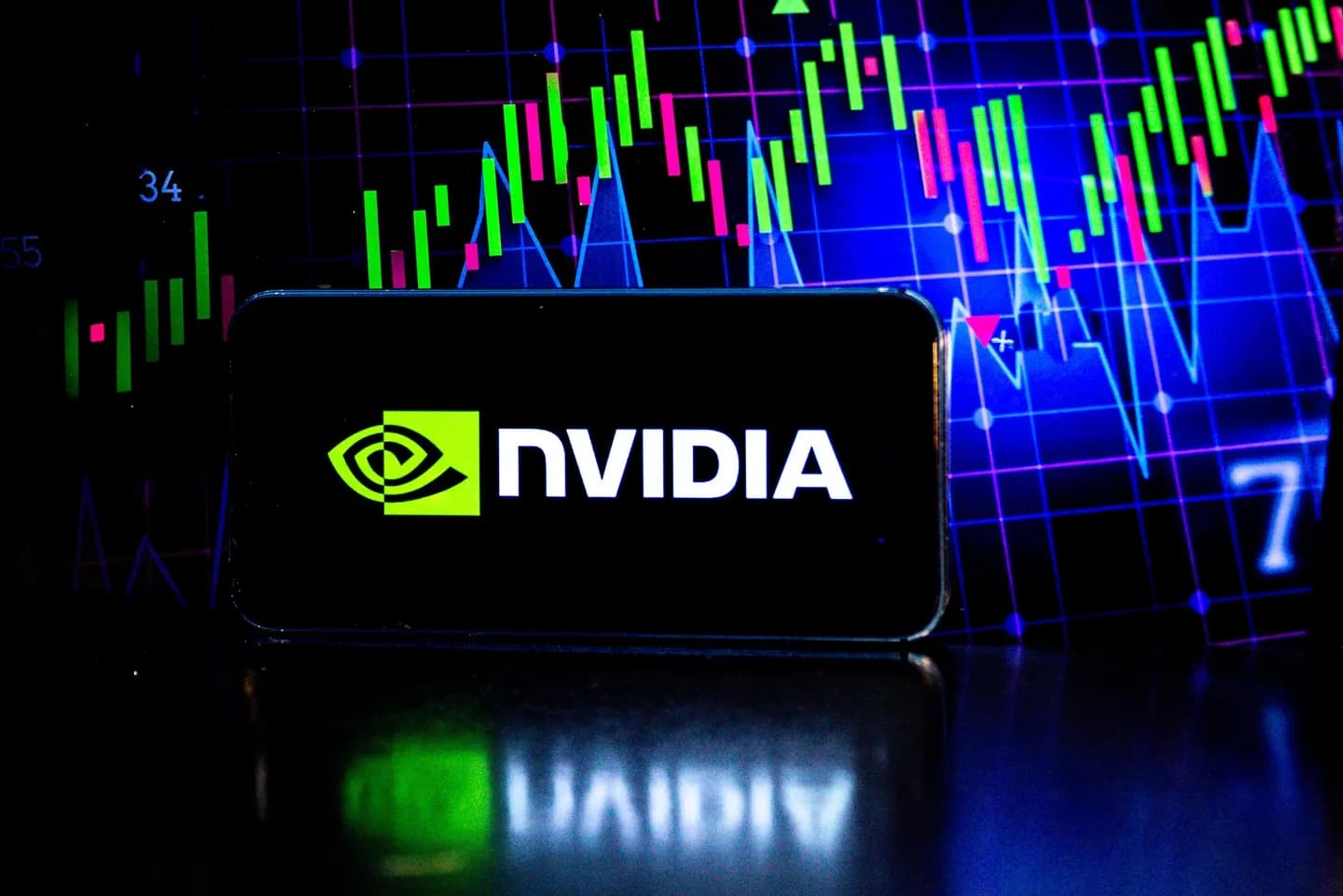 Estas acciones de empresas tech registraron grandes ganancias tras solicitud de salida a bolsa de Anthropic