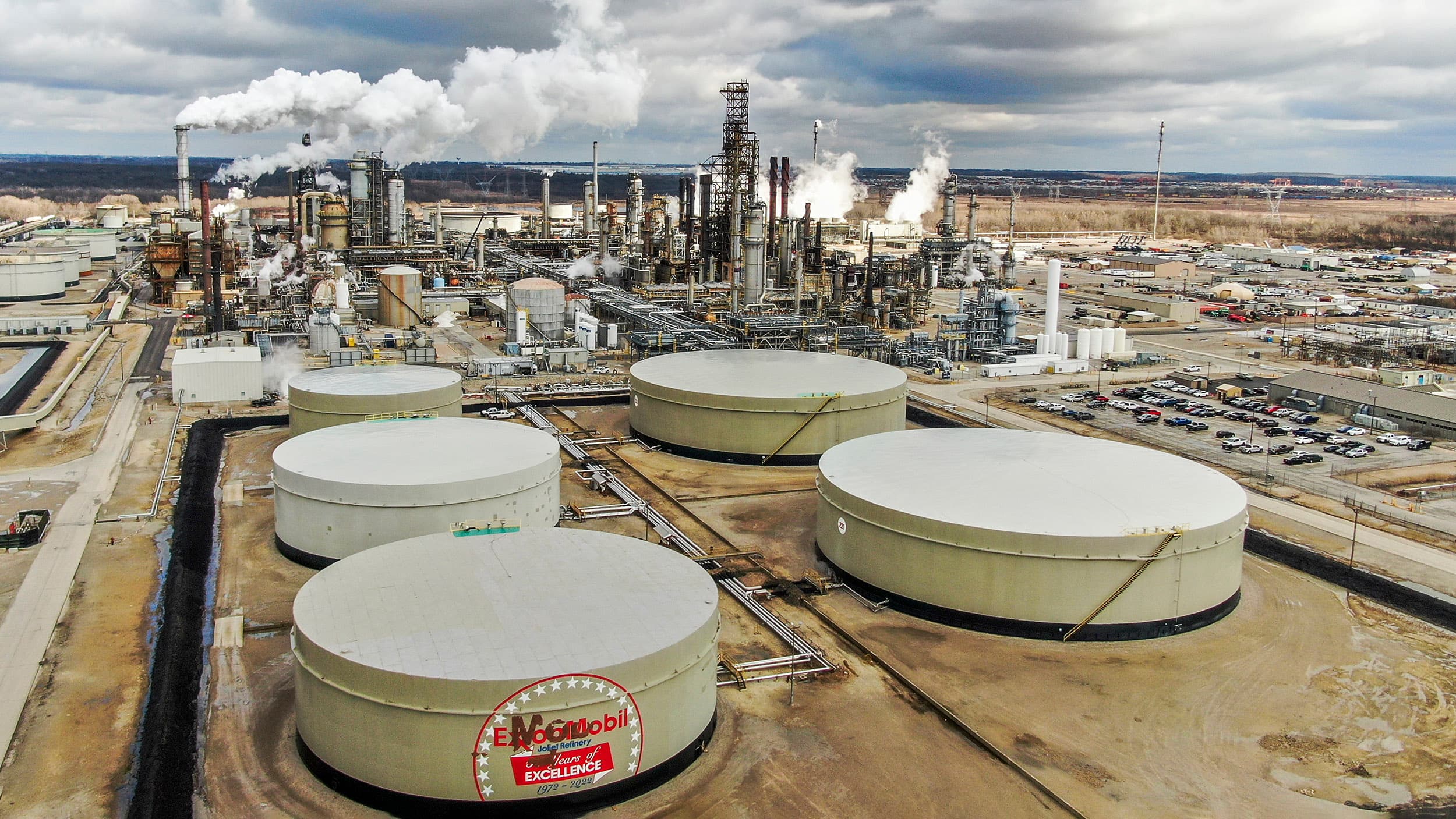 EE.UU. prohíbe las importaciones de petróleo y gas ruso