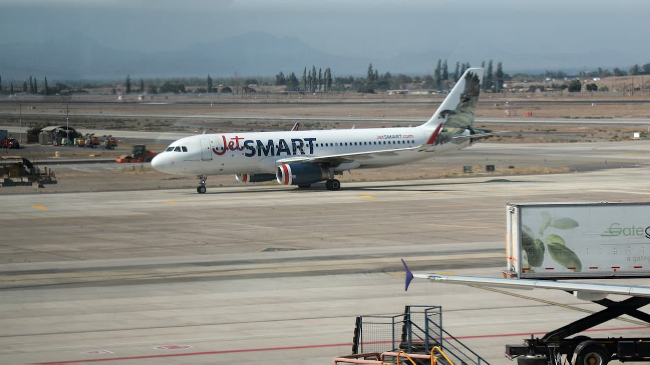 JetSmart llega a 50 millones de pasajeros transportados y presenta su avión número 50