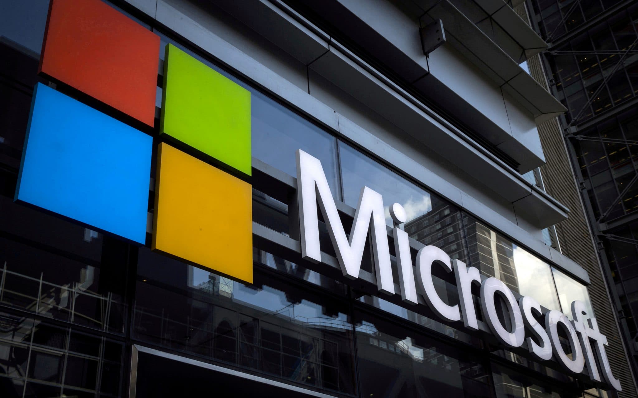 Microsoft dará internet de alta velocidad a 18 millones de usuarios en América Latina