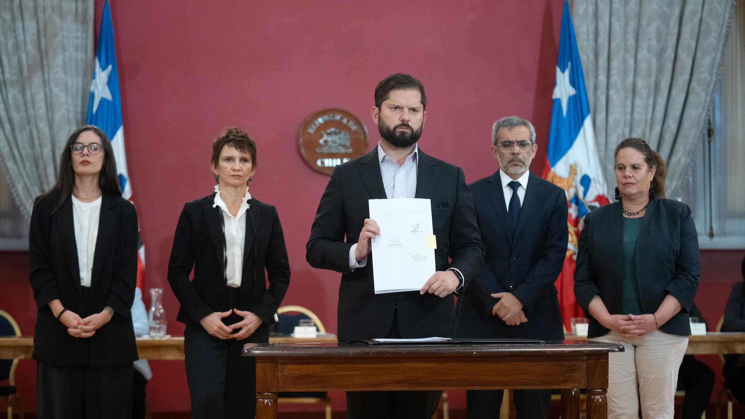 Boric promulga Ley Naín-Retamal que da más facultades a policía tras asesinato de carabinero