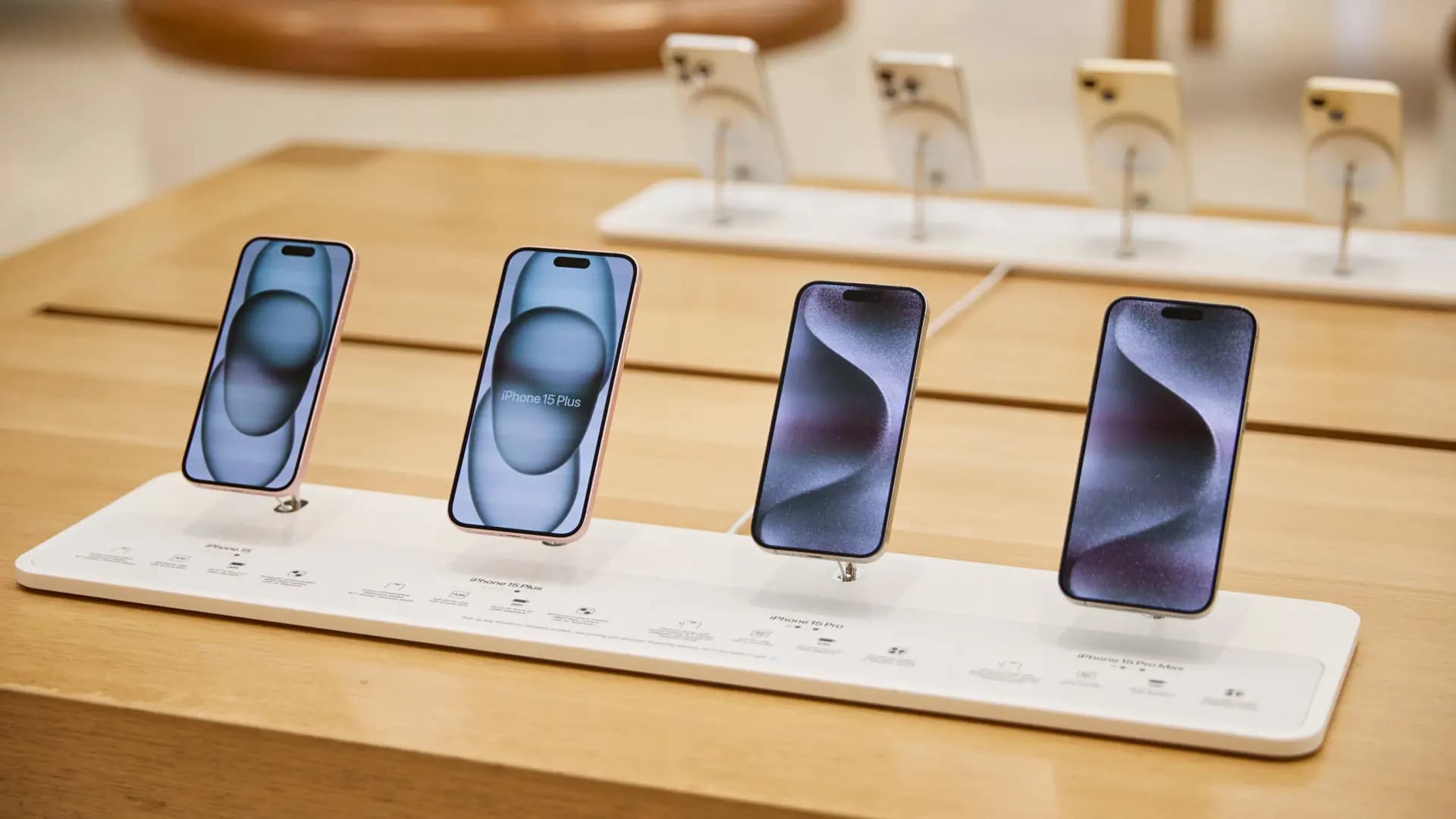 Apple liberará actualización de software para solucionar el sobrecalentamiento del iPhone 15