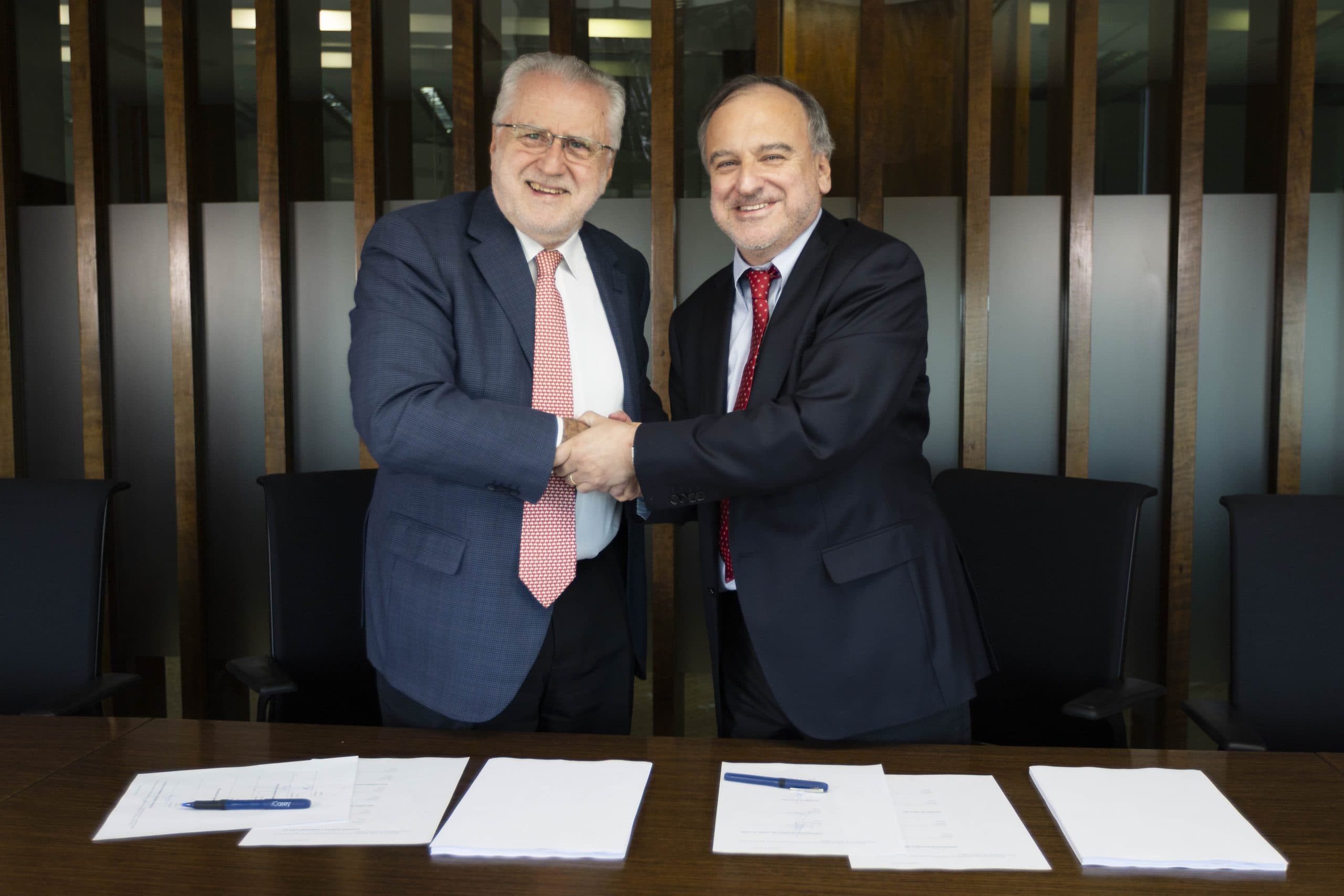 Maximo Pacheco, presidente del directorio de Codelco, junto a Ricardo Ramos, gerente -general de SQM.
